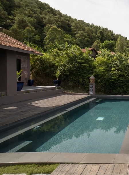 HillSide Pool Villa